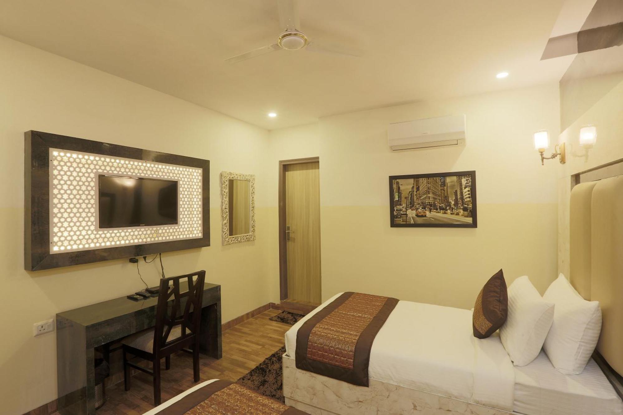 Bed and Breakfast Plazzo Prime Plaza At Delhi Airport Nowe Delhi Zewnętrze zdjęcie